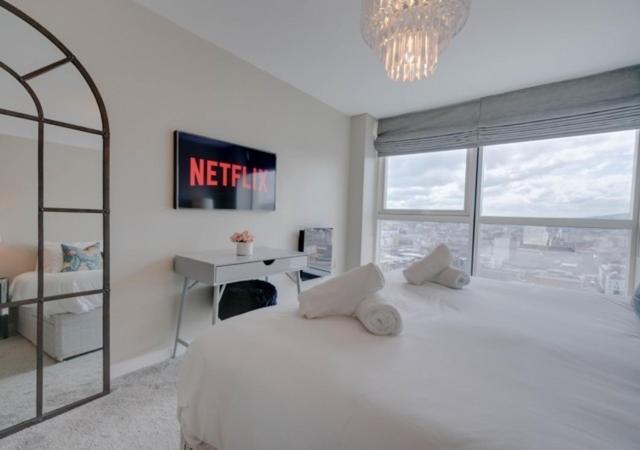 Tallest Building In The City Centre Sleeps 5 Incredible City Mountain And Lagan Views Belfast Eksteriør billede